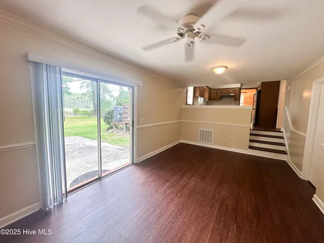 $2,300 | 421 Windward Drive, Wilmington, NC 28409