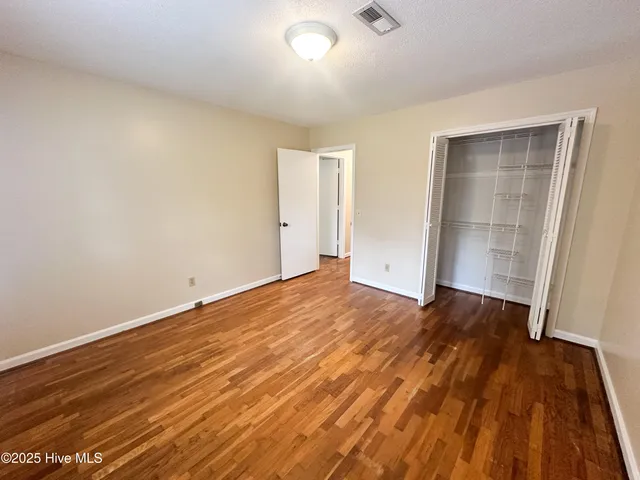 $2,300 | 421 Windward Drive, Wilmington, NC 28409