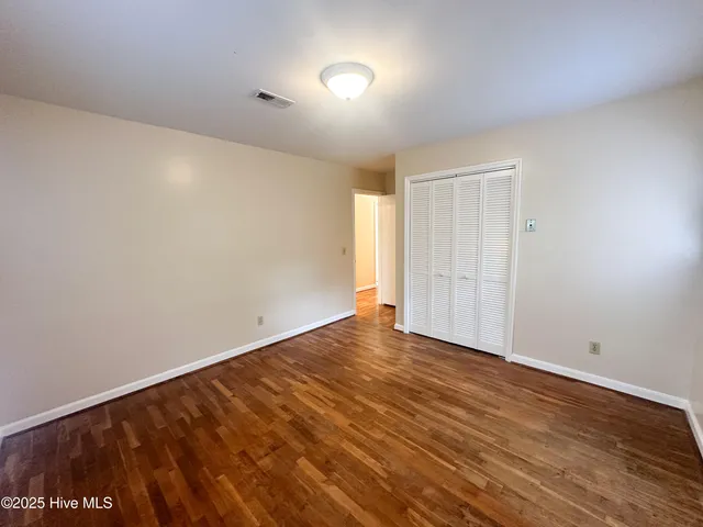 $2,300 | 421 Windward Drive, Wilmington, NC 28409