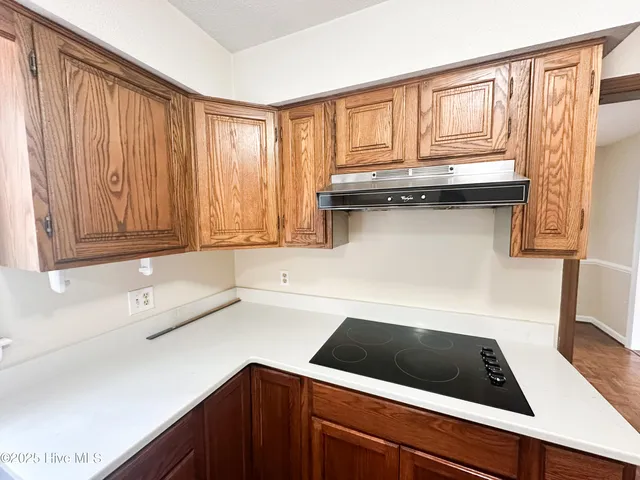 $2,300 | 421 Windward Drive, Wilmington, NC 28409