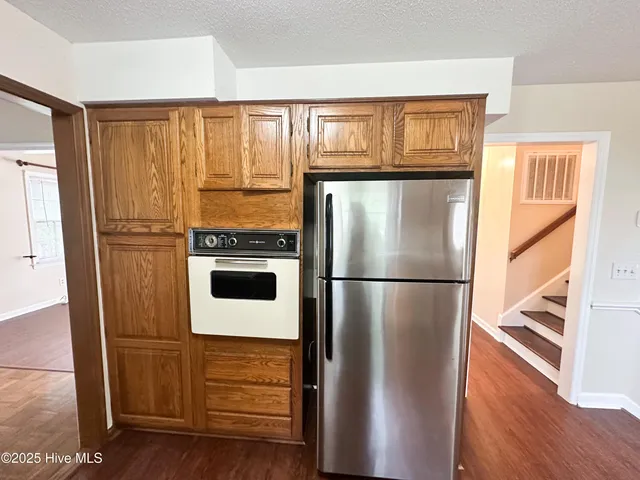 $2,300 | 421 Windward Drive, Wilmington, NC 28409