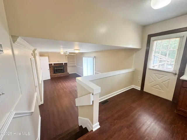 $2,300 | 421 Windward Drive, Wilmington, NC 28409