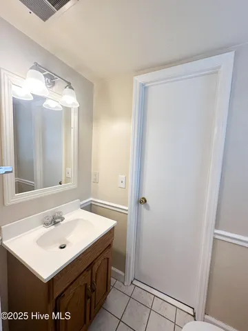 $2,300 | 421 Windward Drive, Wilmington, NC 28409