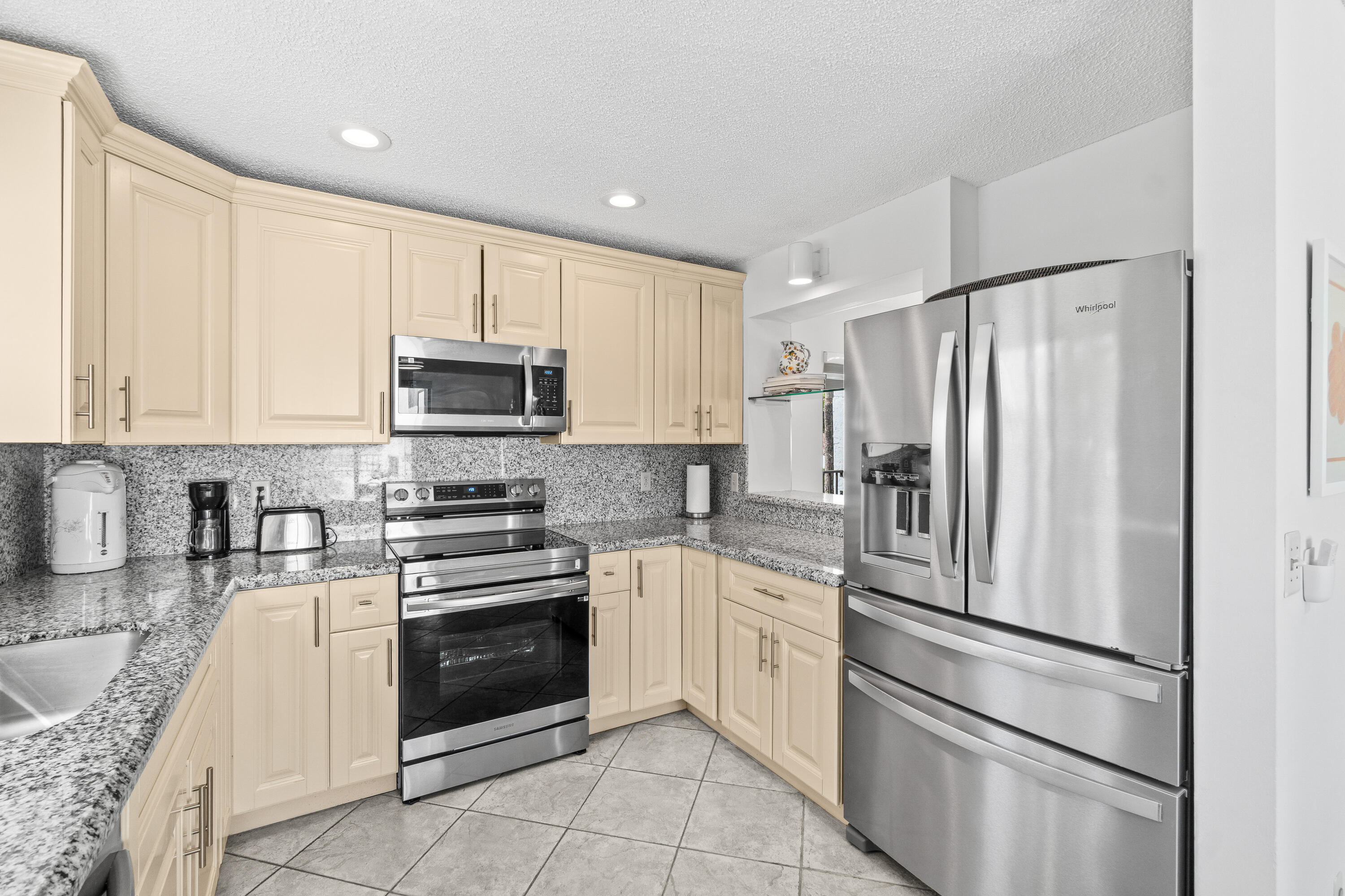 7533 Glendevon Lane, Unit 905 Delray Beach, FL 33446 - Photo 14 of 33 017-7533GlendevonLane-905-DelrayBeach-FL