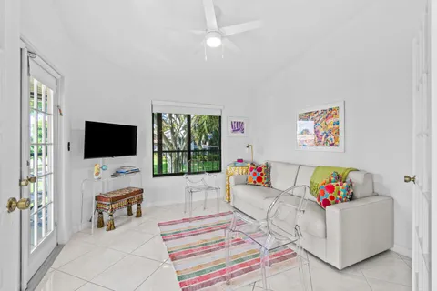 $550,000 | 7533 Glendevon Lane, Unit 905, Delray Beach, FL 33446