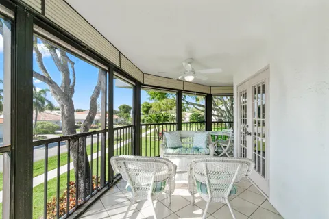 $550,000 | 7533 Glendevon Lane, Unit 905, Delray Beach, FL 33446