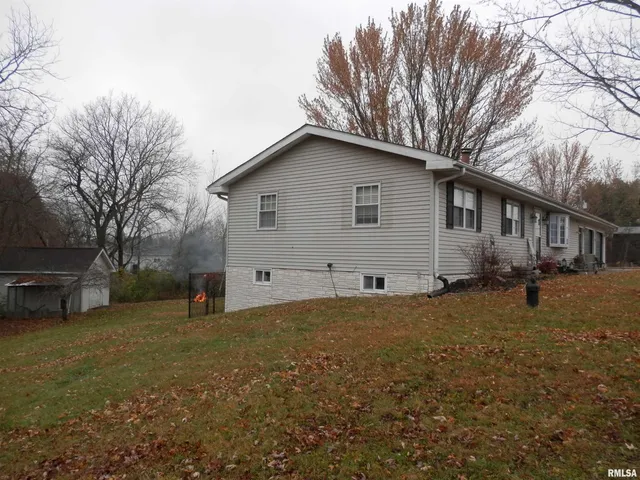 $229,900 | 607 210th Avenue, Monmouth, IL 61462