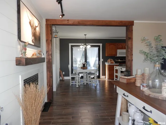 $229,900 | 607 210th Avenue, Monmouth, IL 61462