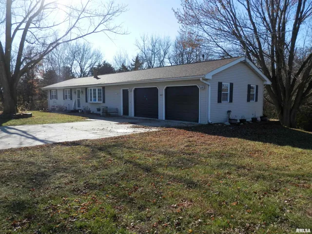 $229,900 | 607 210th Avenue, Monmouth, IL 61462