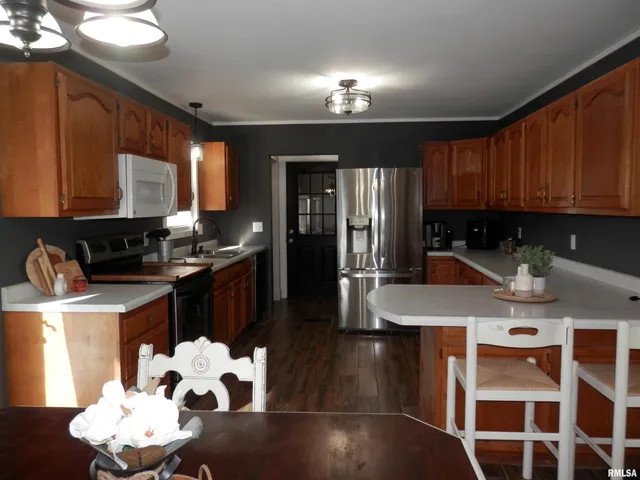 $229,900 | 607 210th Avenue, Monmouth, IL 61462