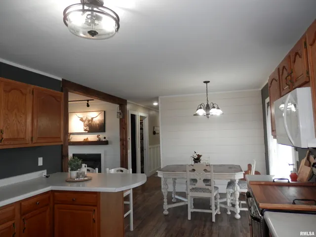 $229,900 | 607 210th Avenue, Monmouth, IL 61462