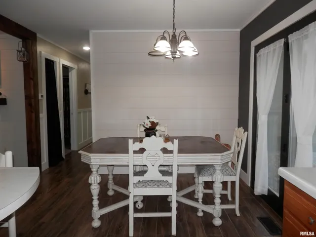 $229,900 | 607 210th Avenue, Monmouth, IL 61462