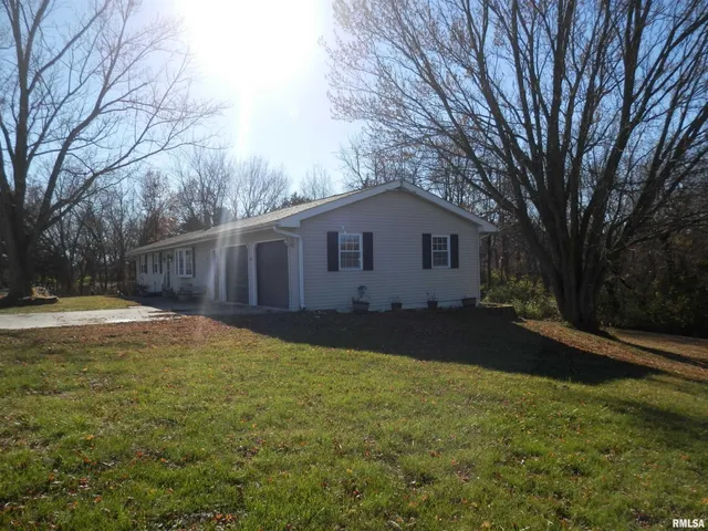 $229,900 | 607 210th Avenue, Monmouth, IL 61462