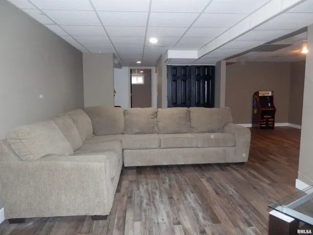 $229,900 | 607 210th Avenue, Monmouth, IL 61462