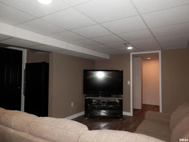 $229,900 | 607 210th Avenue, Monmouth, IL 61462