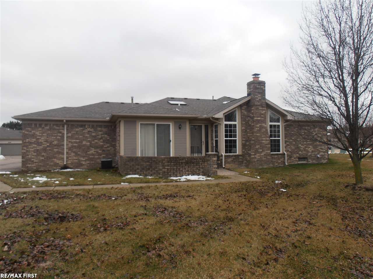 50163 Decook Court, Unit 113 Macomb, MI 48044 - Photo 1 of 23