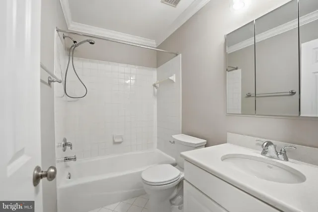 $775,000 | 3152 Eakin Park Court, Fairfax, VA 22031