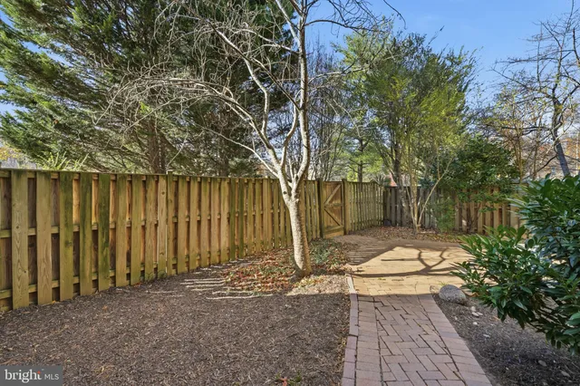 $775,000 | 3152 Eakin Park Court, Fairfax, VA 22031