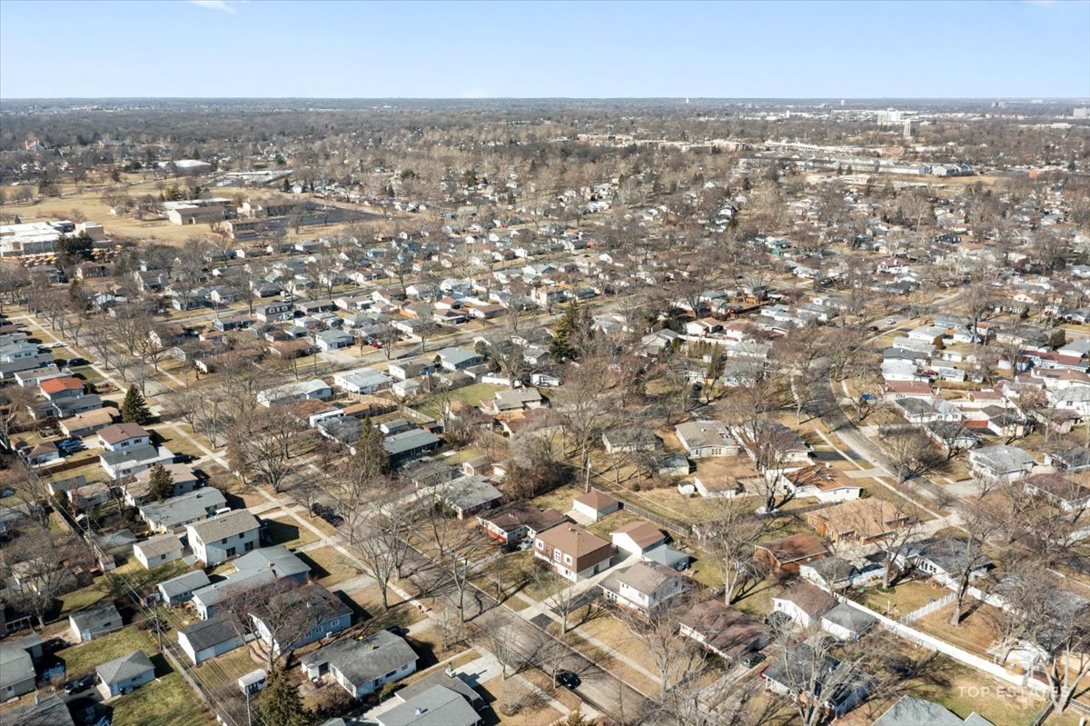2302 Fulle Street Rolling Meadows, IL 60008 - Photo 12 of 48 an aerial view of multiple house