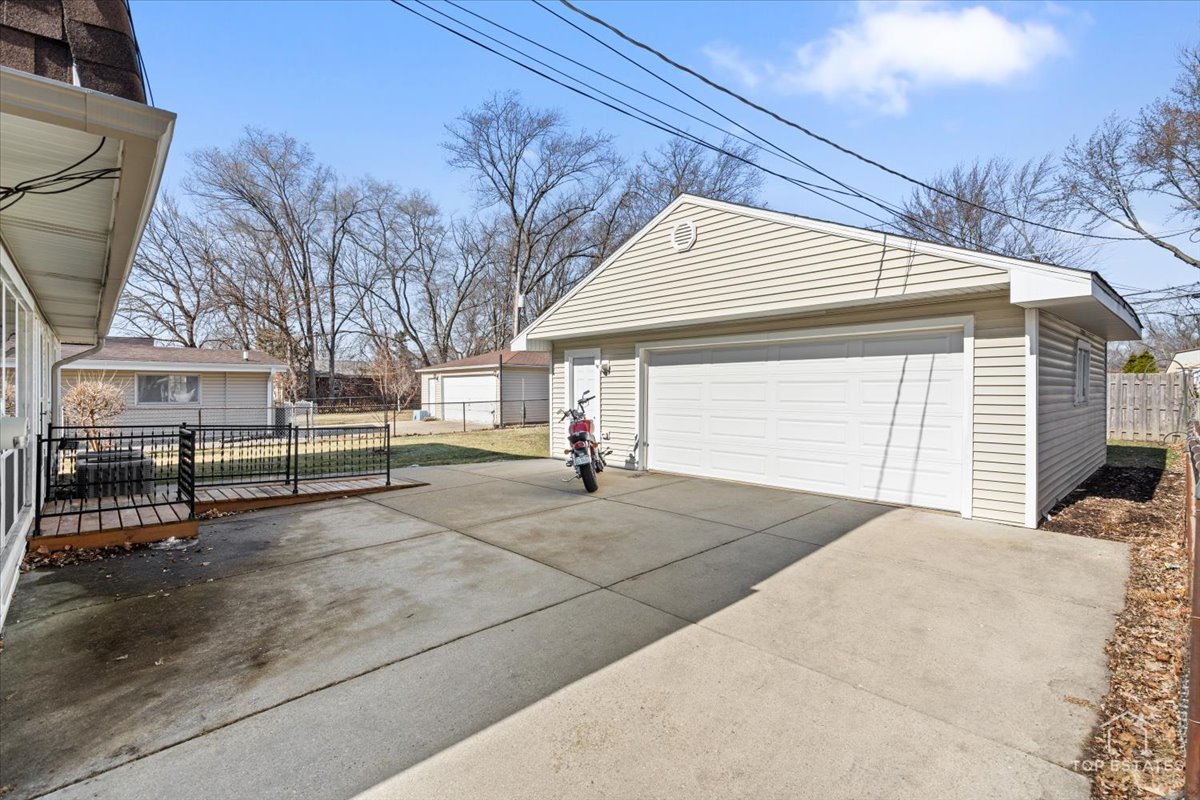 2302 Fulle Street Rolling Meadows, IL 60008 - Photo 33 of 48 a view of a house with a yard
