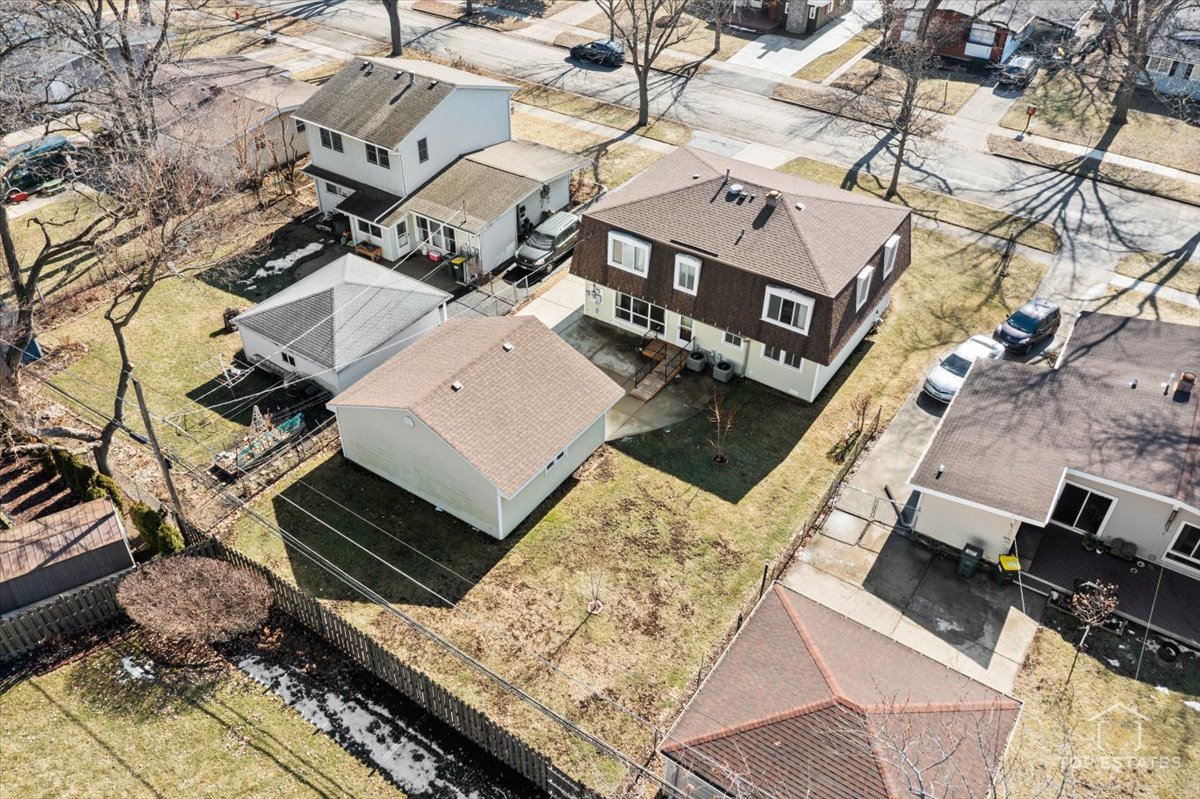 2302 Fulle Street Rolling Meadows, IL 60008 - Photo 37 of 48 an aerial view of a house with a yard