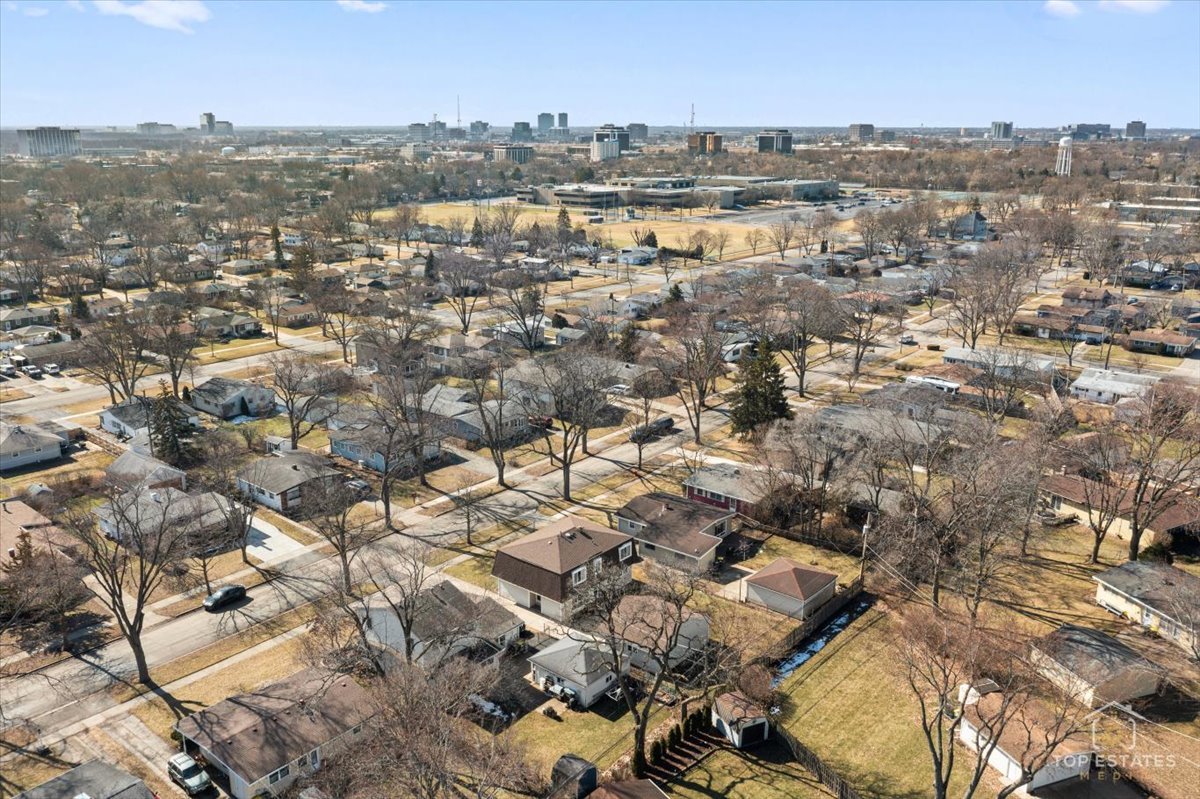 2302 Fulle Street Rolling Meadows, IL 60008 - Photo 40 of 48 an aerial view of multiple house