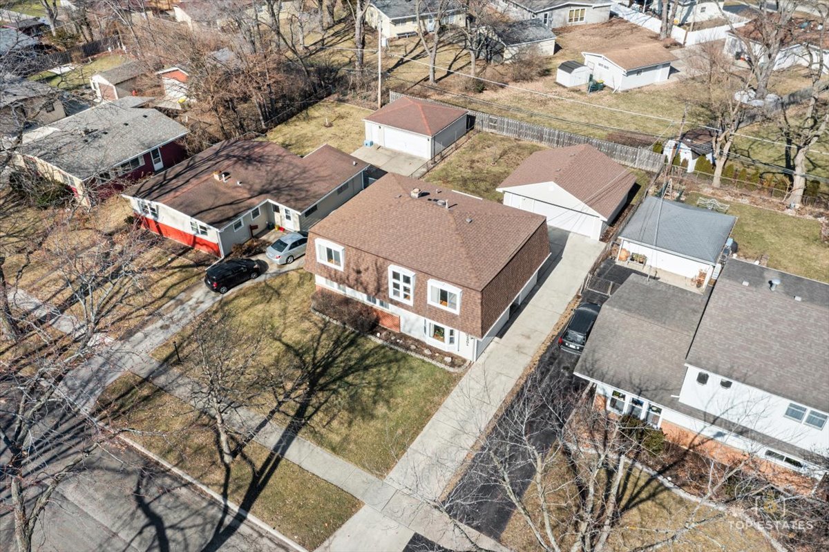 2302 Fulle Street Rolling Meadows, IL 60008 - Photo 10 of 48 an aerial view of a house with a yard