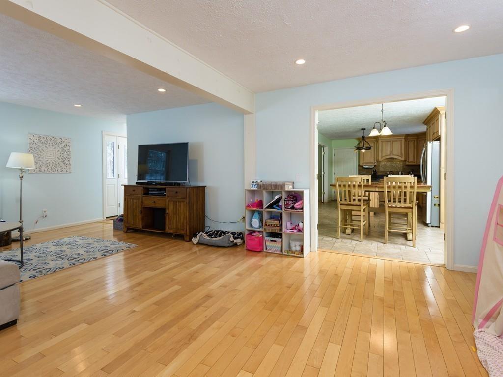 39 Breakneck Road Sturbridge, MA 01566 - Photo 15 of 37