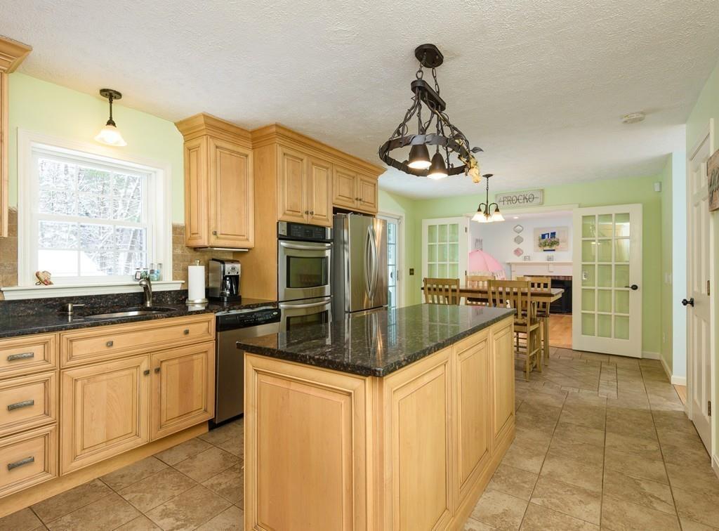 39 Breakneck Road Sturbridge, MA 01566 - Photo 4 of 37