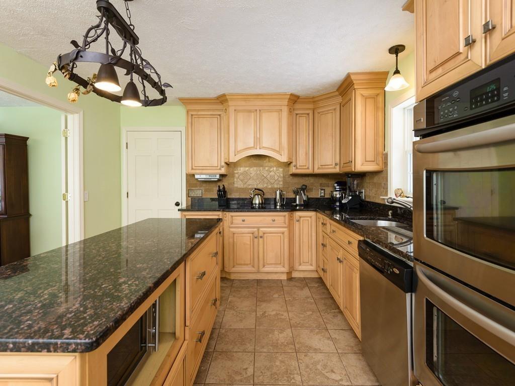 39 Breakneck Road Sturbridge, MA 01566 - Photo 5 of 37
