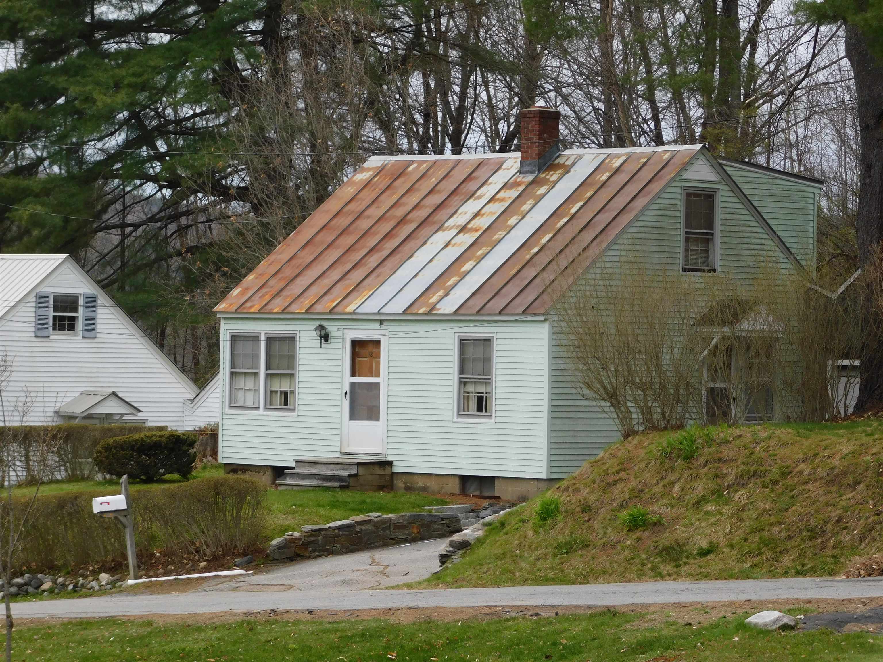 12 Curtis Street Springfield, VT 05156 - Photo 1 of 20