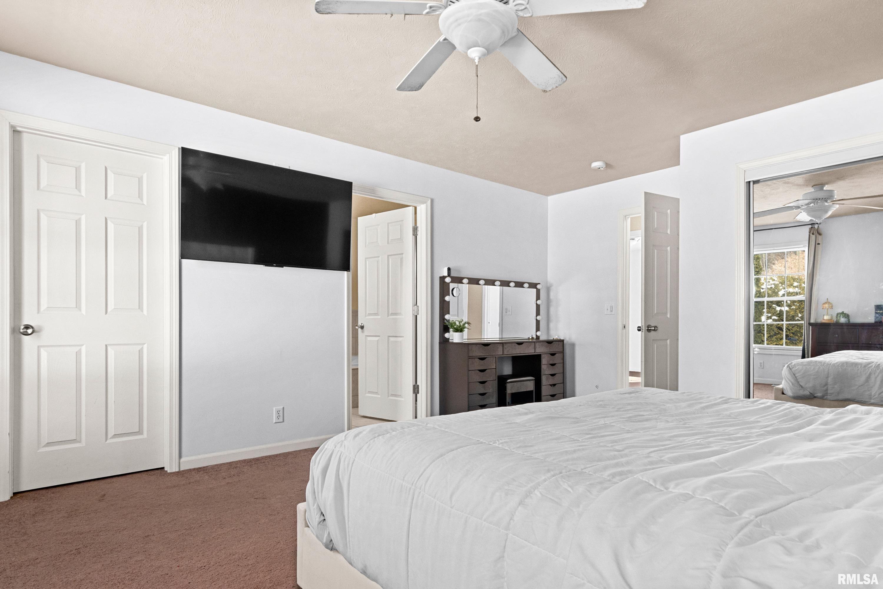 725 West Spring Hollow Lane Peoria, IL 61605 - Photo 15 of 27