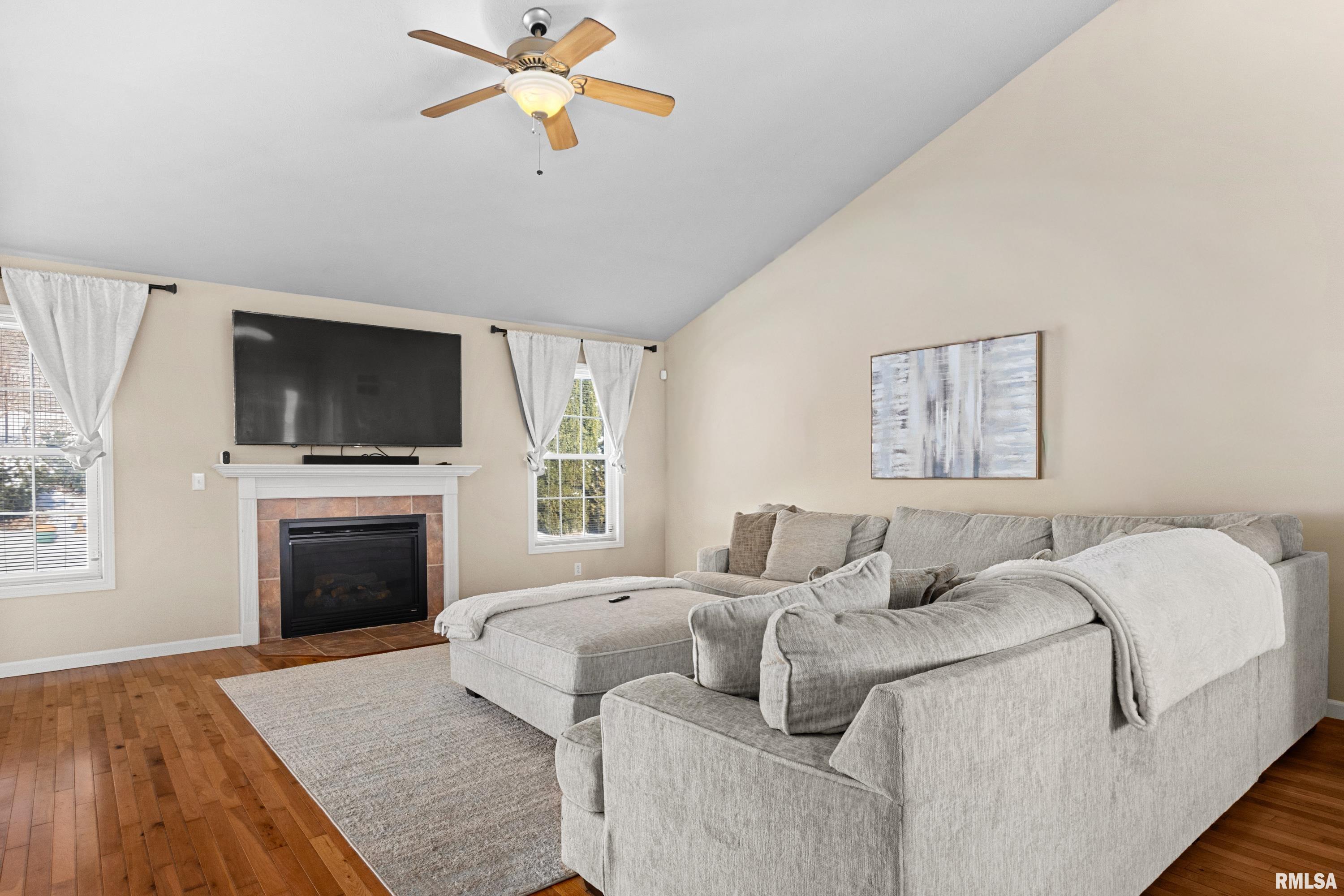 725 West Spring Hollow Lane Peoria, IL 61605 - Photo 5 of 27