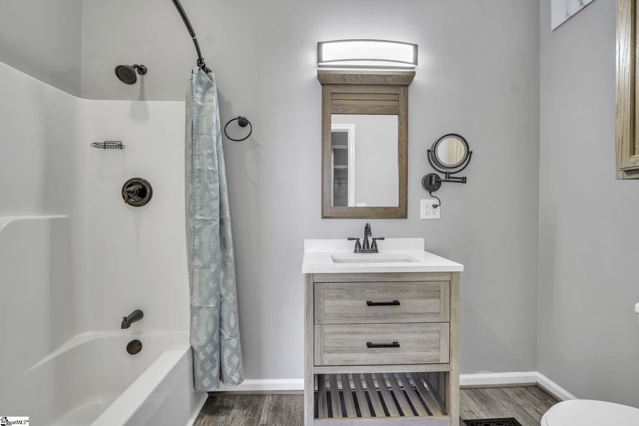 200 South 9th Street Easley, SC 29640 - Photo 22 of 25