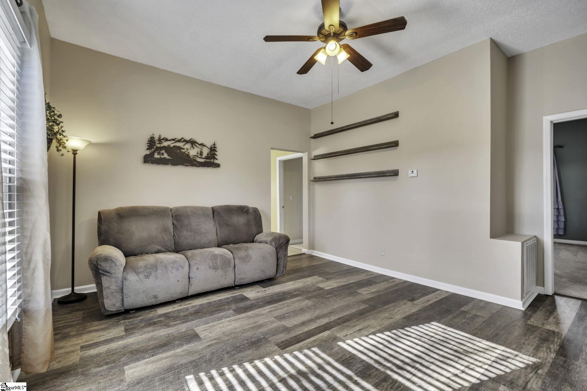200 South 9th Street Easley, SC 29640 - Photo 4 of 25