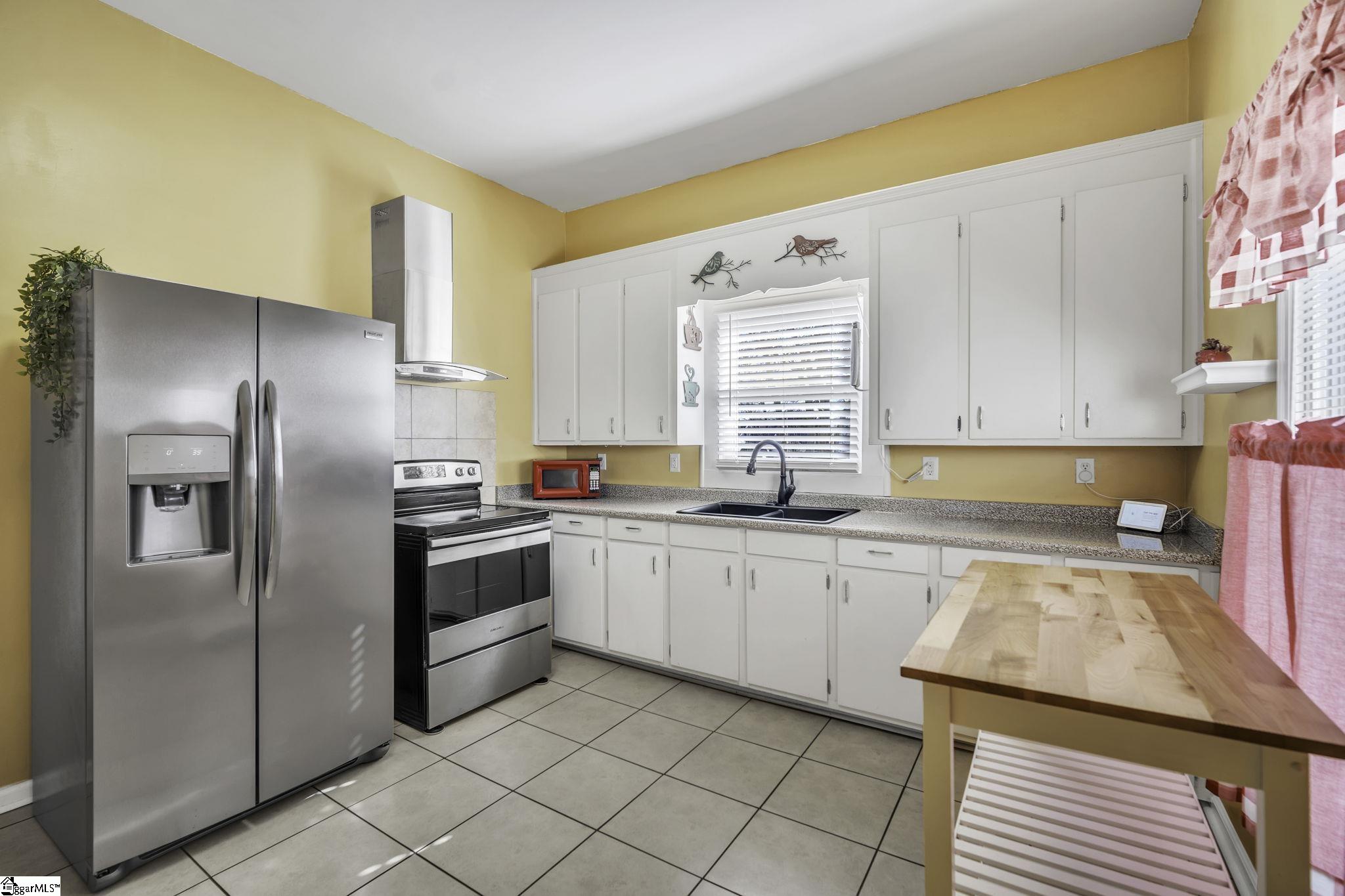 200 South 9th Street Easley, SC 29640 - Photo 6 of 25