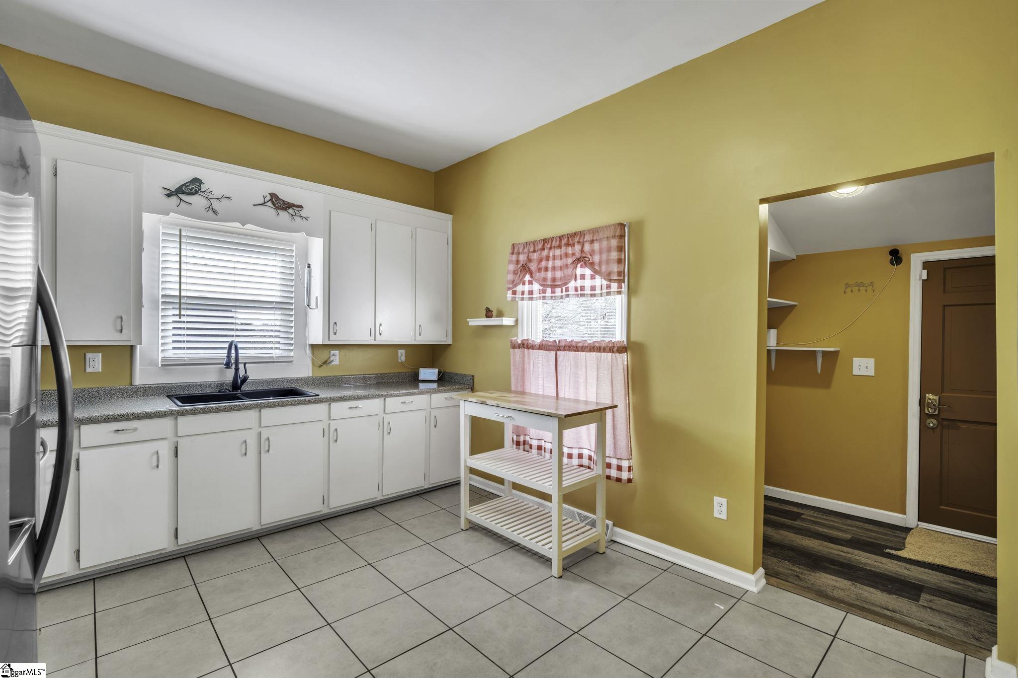 200 South 9th Street Easley, SC 29640 - Photo 7 of 25