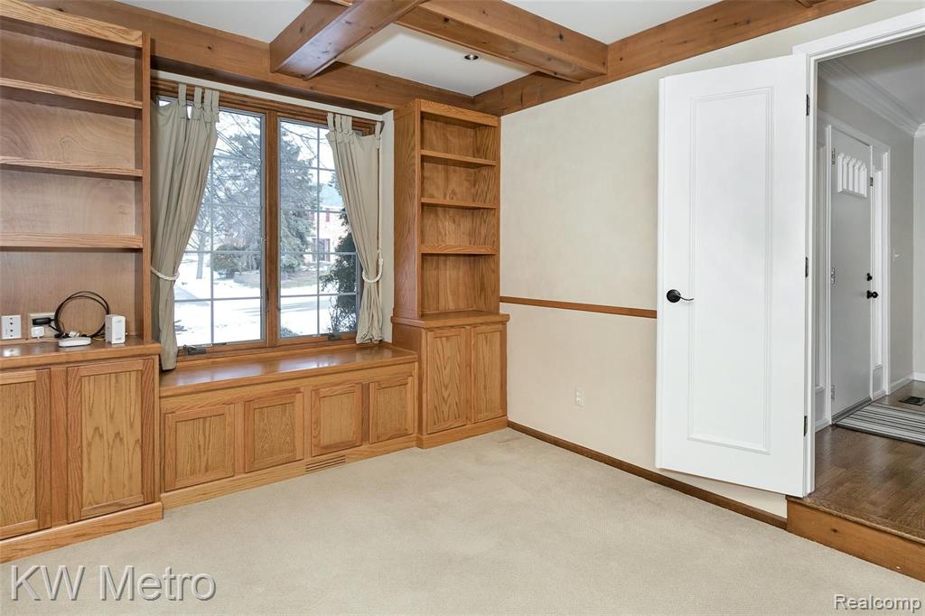 42309 Waterfall Road Northville, MI 48168 - Photo 18 of 58