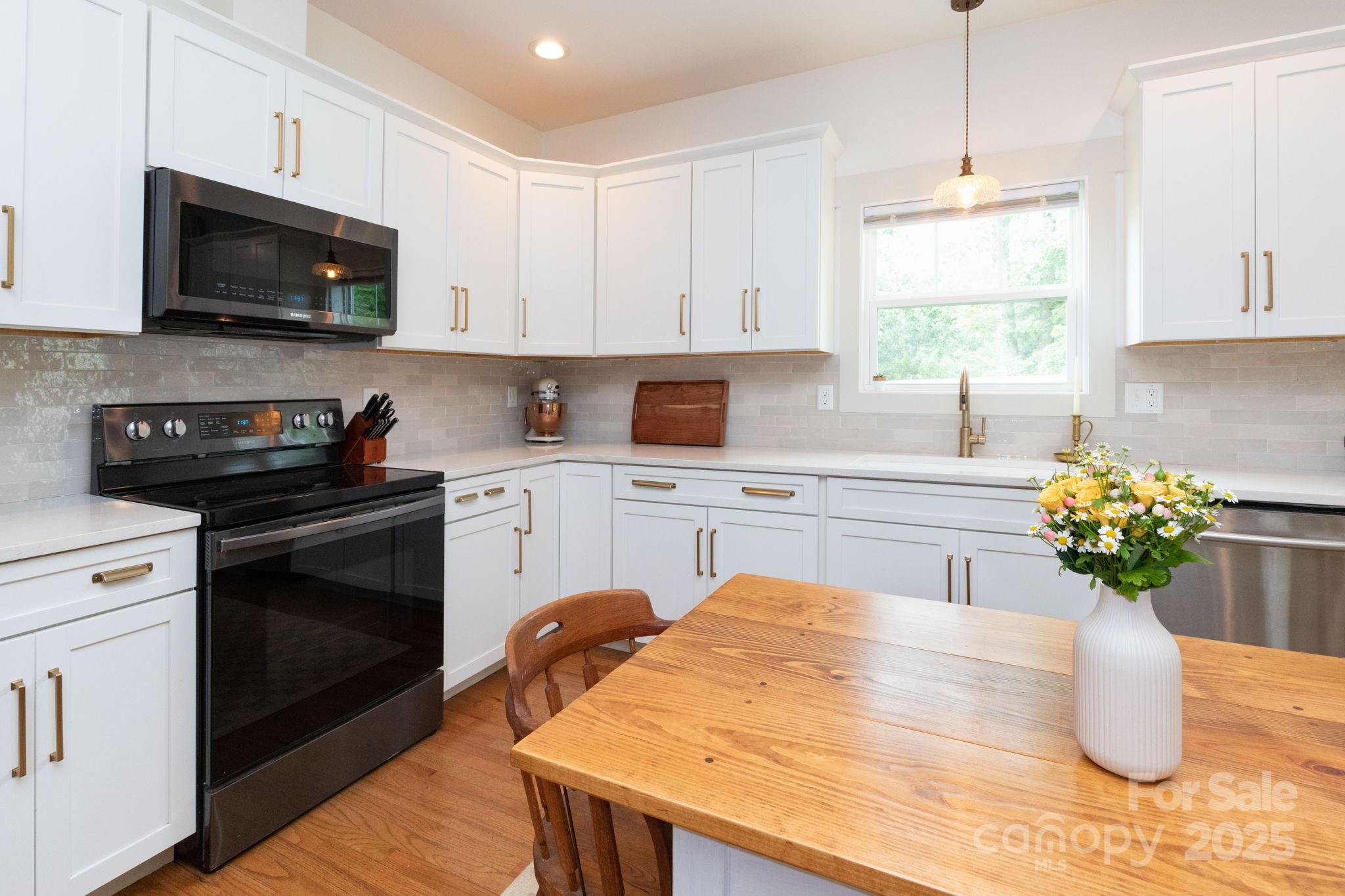 400 Emmas Grove Road Fletcher, NC 28732 - Photo 5 of 25 Gallery Image 5
