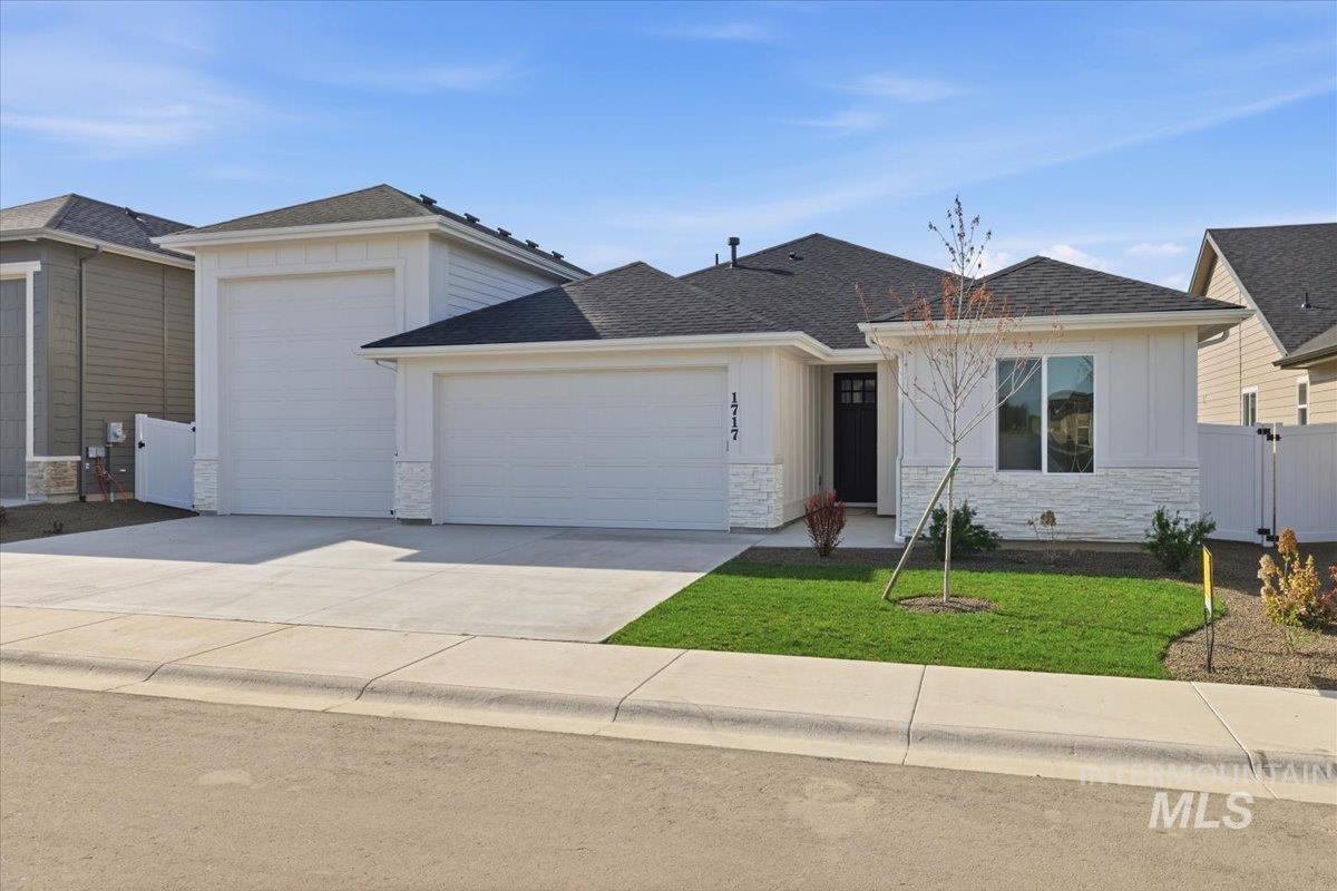 1717 Kayak Road Emmett, ID 83617 - Photo 1 of 35