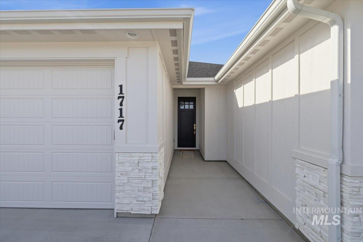 1717 Kayak Road Emmett, ID 83617 - Photo 2 of 35