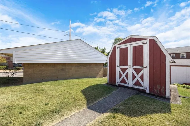 a view of backyard of house