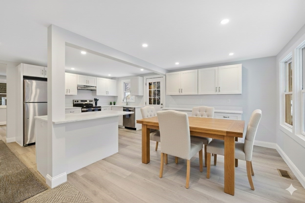 27 Village Street, Unit 1 Marblehead, MA 01945 - Photo 4 of 19