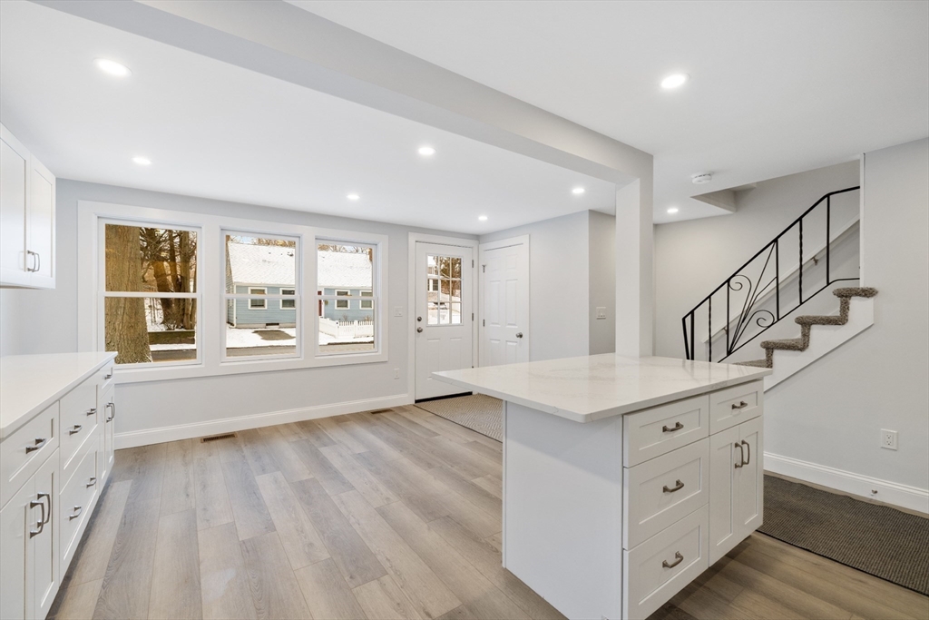 27 Village Street, Unit 1 Marblehead, MA 01945 - Photo 5 of 19