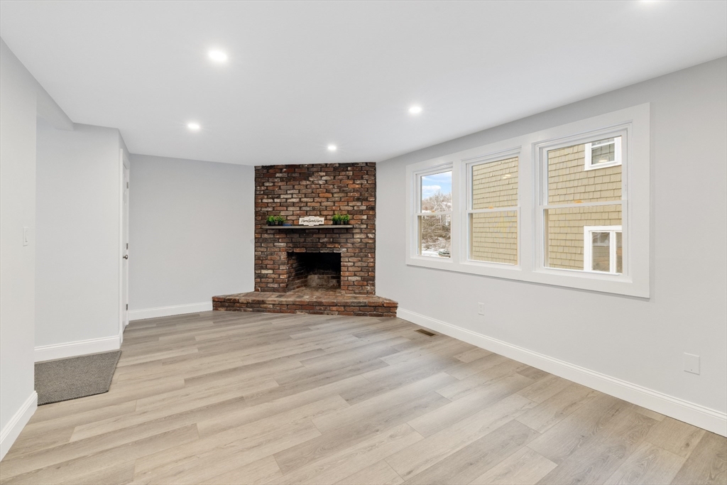 27 Village Street, Unit 1 Marblehead, MA 01945 - Photo 7 of 19