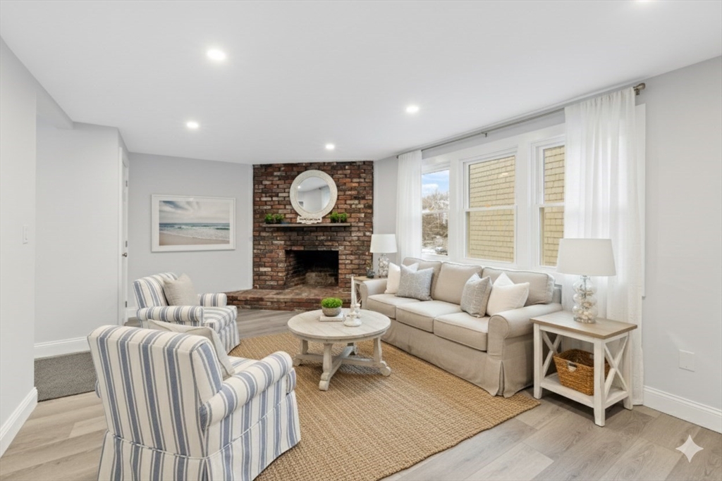 27 Village Street, Unit 1 Marblehead, MA 01945 - Photo 8 of 19