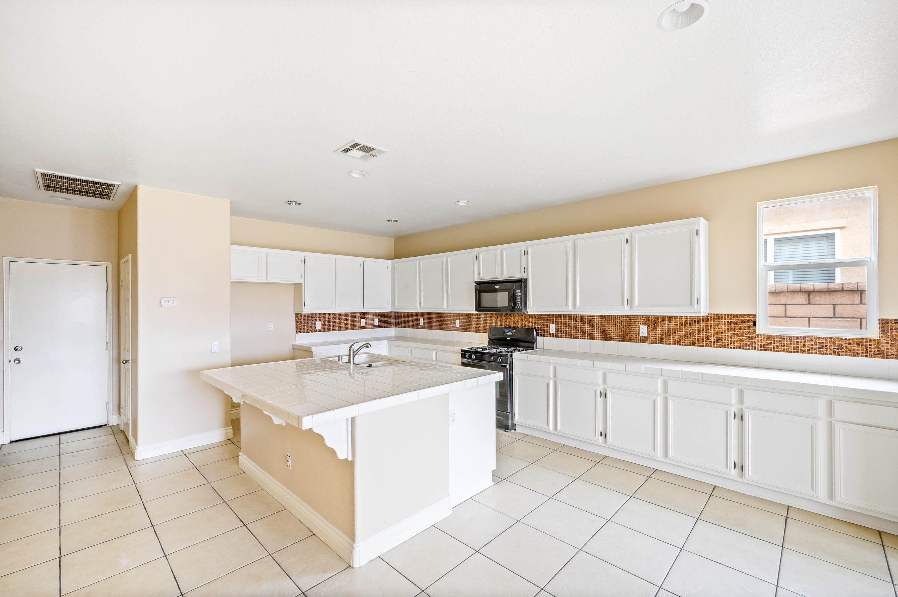 82761 Mount Riley Drive Indio, CA 92203 - Photo 14 of 47 DSC_1092