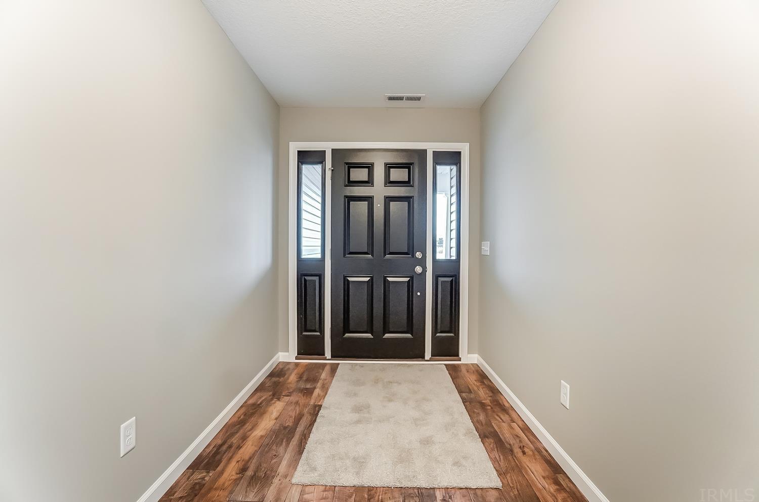 12173 Bozzio Road Fort Wayne, IN 46818 - Photo 4 of 35