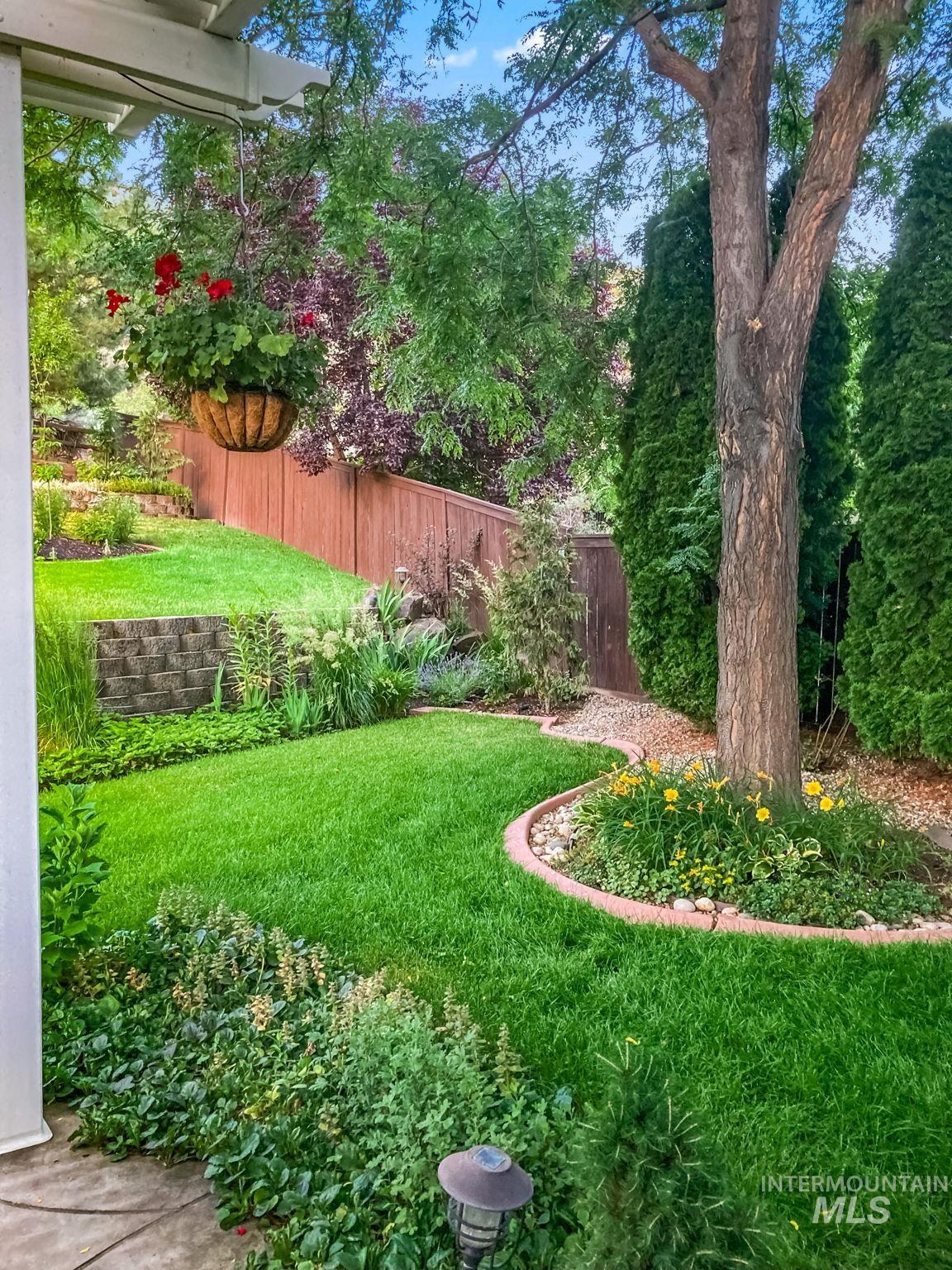 4235 Trekker Rim Drive East Boise, ID 83716 - Photo 32 of 33 View of fenced yard