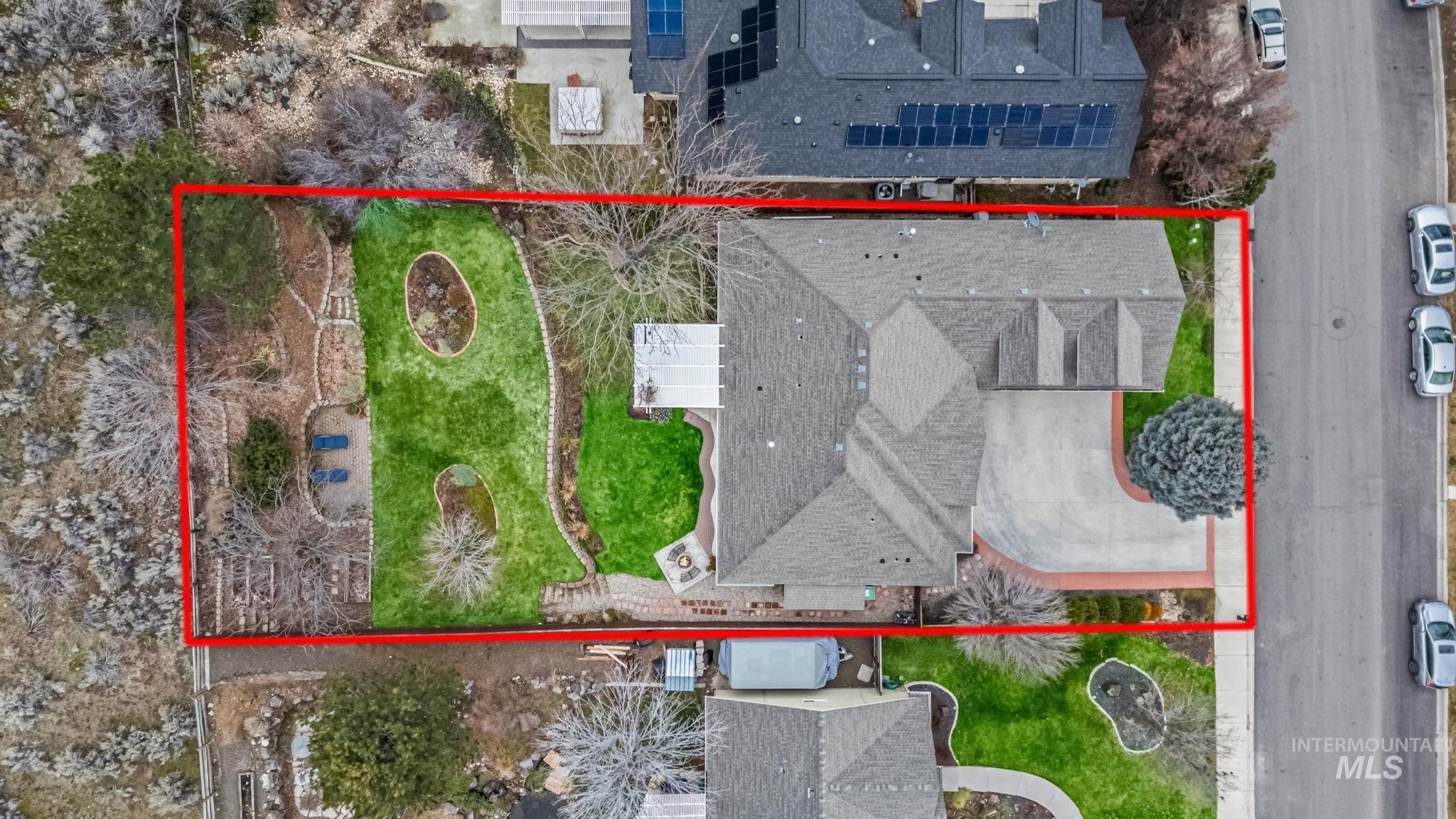 4235 Trekker Rim Drive East Boise, ID 83716 - Photo 4 of 33 Aerial view of property and surrounding area with property parcel outlined